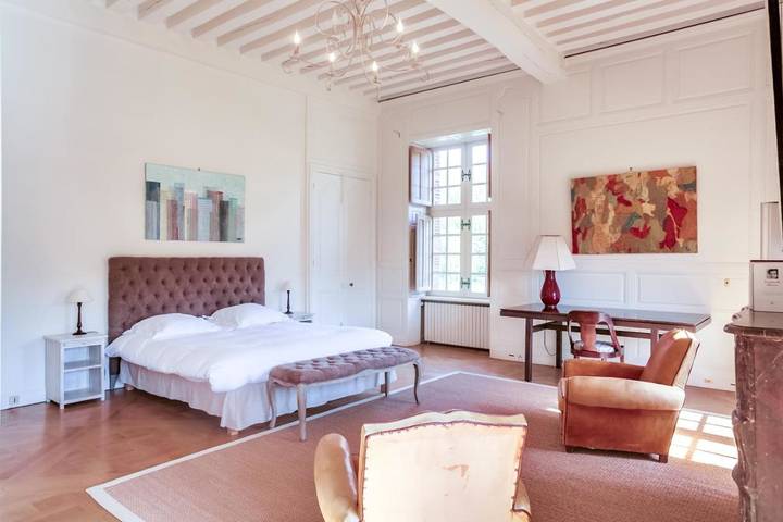 Hôtel pour 4 personnes, avec Terrasse ainsi que Jardin et Vue dans Senlisse - 3