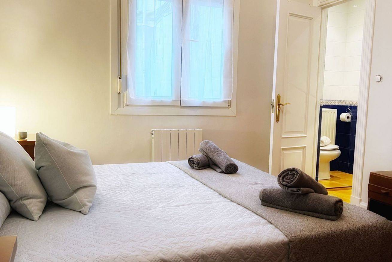 Ganze Wohnung, Central and spacious apartment with wifi in Bilbao, Bizkaia