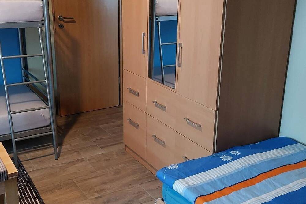 Ganze Wohnung, Ferienwohnung Lichtenhain für 1 - 6 Personen mit 2 Schlafzimmern - Ferienwohnung in Ein- oder Mehrfa in Kirnitzschtal, Sebnitz