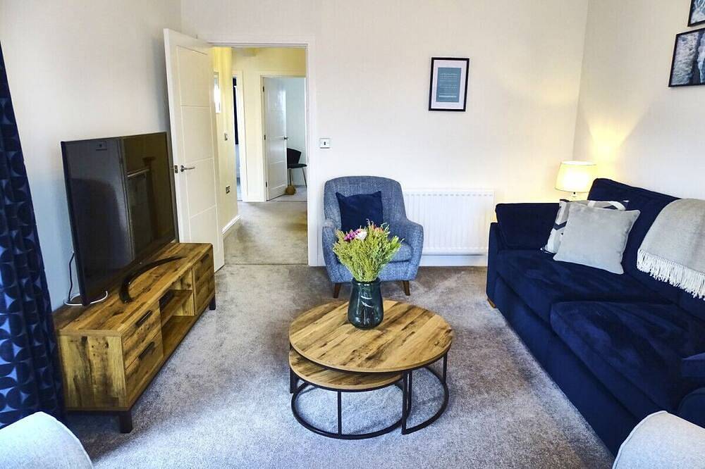 Holiday Home for 8 People in Perranporth, Cornwall