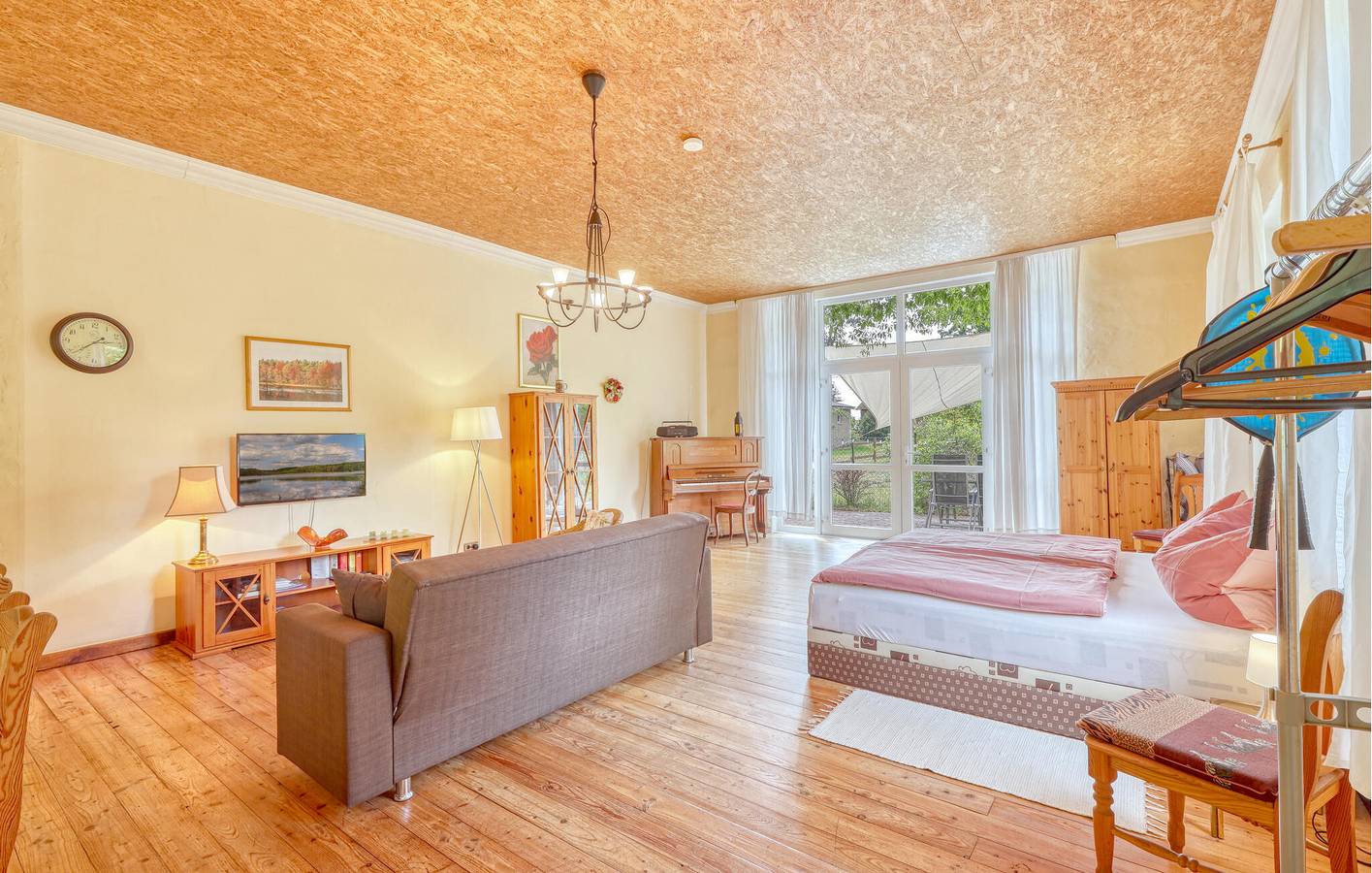Wohnung mit Terrasse, Parkplatz und Küche in der Nähe von Strand und See in Boitzenburger Land, Barnimerland Region