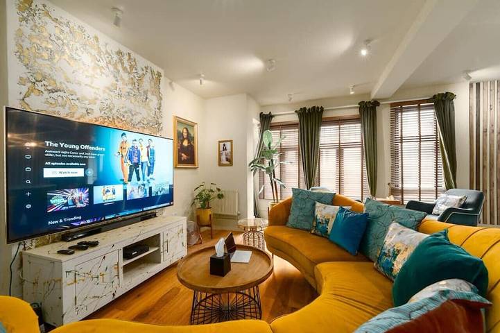 Holiday home for 10 people, with balcony and garden in Cardiff