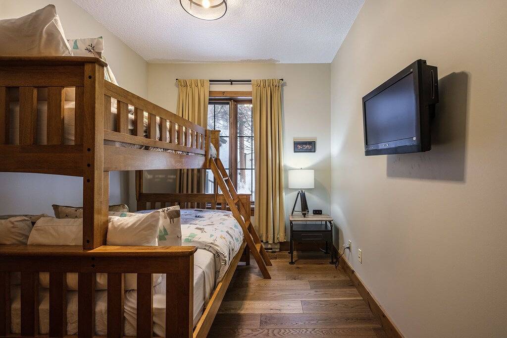 Ganze Wohnung, Equinox Condo | On-Resort Luxury | Direct Ski Access | Stunning View / Tremblant Living in Mont-Tremblant