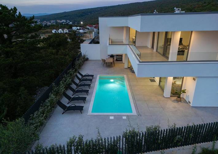 Villa pour 8 personnes, avec vue ainsi que terrasse et piscine à Punat - 4