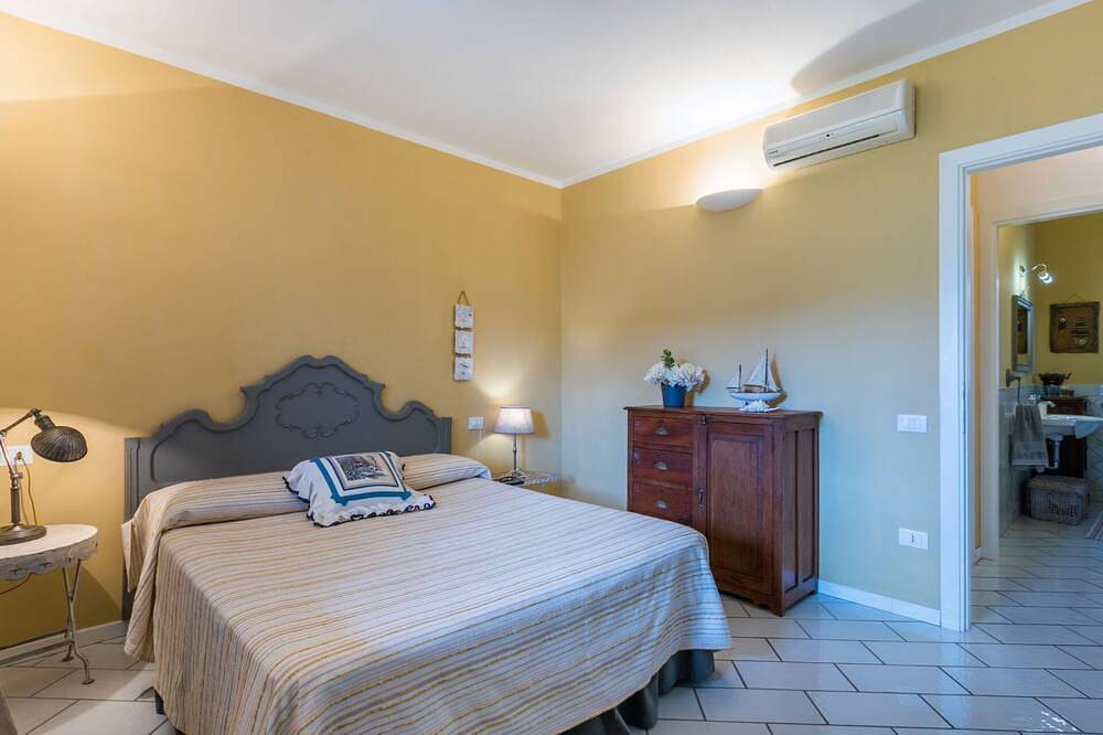 Entire apartment, Beautiful apartment for 4 guests with A/C, Wifi, Tv and terrace in Castagneto Carducci, Etruscan Coast