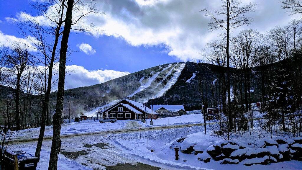 Ganze Wohnung, Fabulous Ski-in / Ski out 2 Schlafzimmer Wohnung, nur wenige Schritte vom Grammy Jay Trail! in Jay Peak