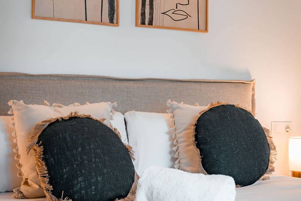 Entire apartment, Air-conditioned apartment with wifi - Qh Mirador San Cristobal 06 in Cella, Teruel Region