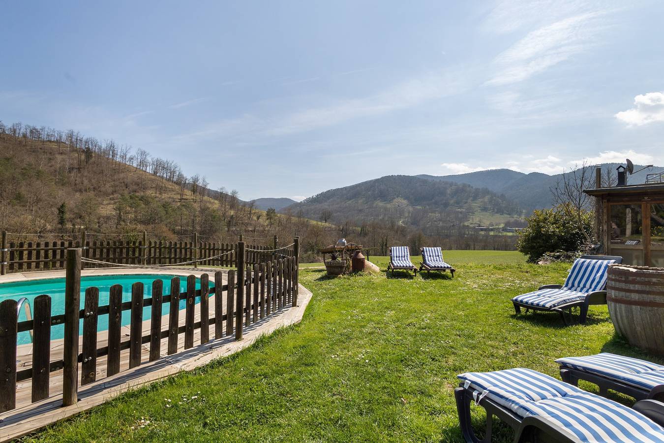 Ferienhaus 'El Colomar, El Reixac Casa Rural' mit Bergblick, Gemeinschaftspool und Wlan in Sant Joan de les Abadesses, Katalanische Pyrenäen