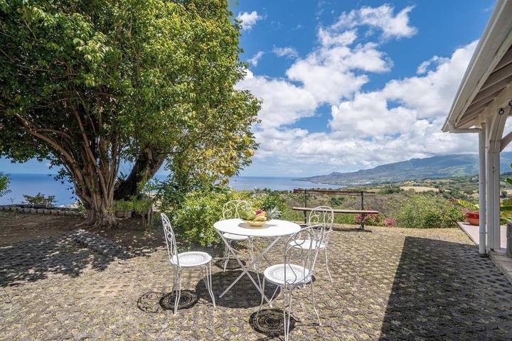 Location de vacances pour 3 personnes, avec piscine ainsi que vue et jardin dans Bellefontaine (Martinique) - 4