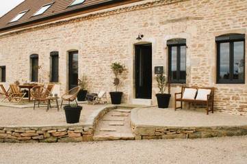Gîte pour 6 personnes, avec jardin ainsi que vue et piscine à Corgengoux
