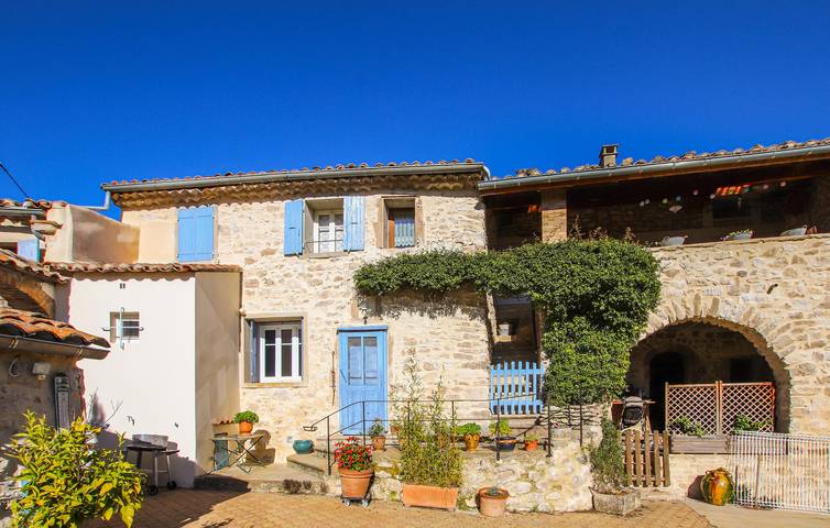 Location de vacances pour 7 personnes à Salles-sous-Bois