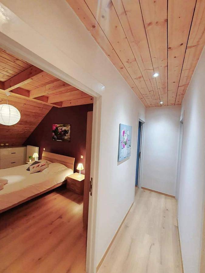Location de vacances pour 8 personnes, avec vue et jardin à Houyet - 3