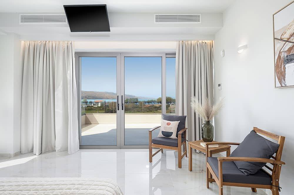 Fivi Luxury Villa, with Heated Pool & Seaviews in Tavronitis, Chania und Umgebung