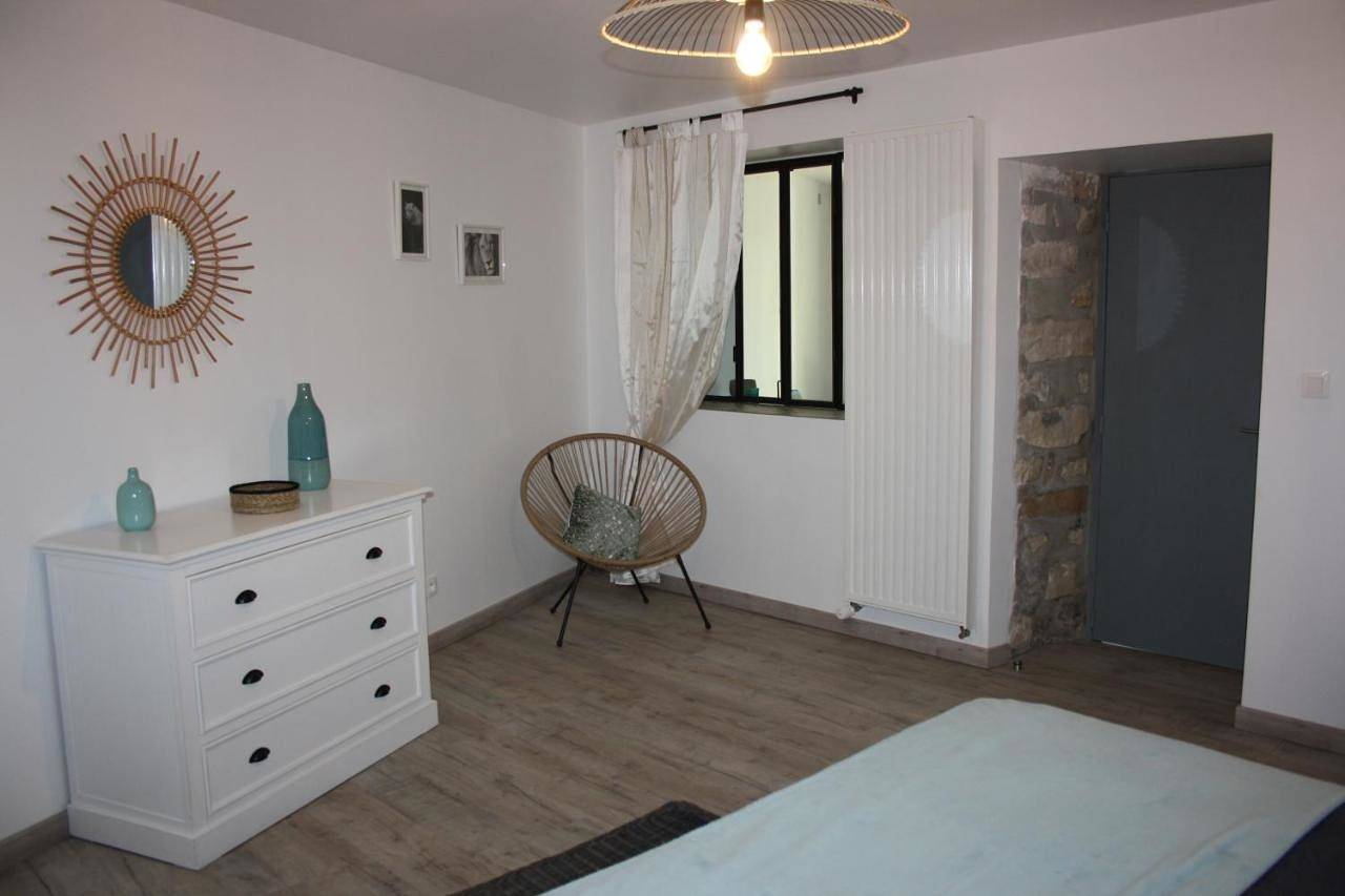 Two-Bedroom House in Milly-la-Forêt, Parc naturel régional du Gâtinais français
