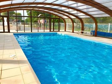 Maison de campagne pour 7 personnes, avec balcon et piscine ainsi que vue et vue sur le lac dans Vire Normandie