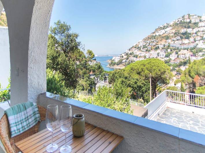 Location de vacances pour 2 personnes, avec terrasse, adapté aux familles dans Canyelles Petites