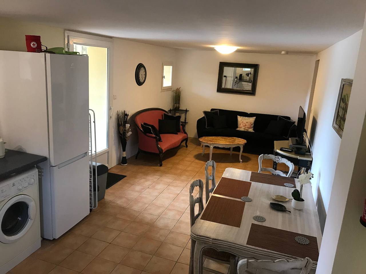 Appartement entier, Gite La Lède avec piscine partagée, terrasse commune et Wi-Fi in Lédat, Région de Villeneuve-sur-Lot