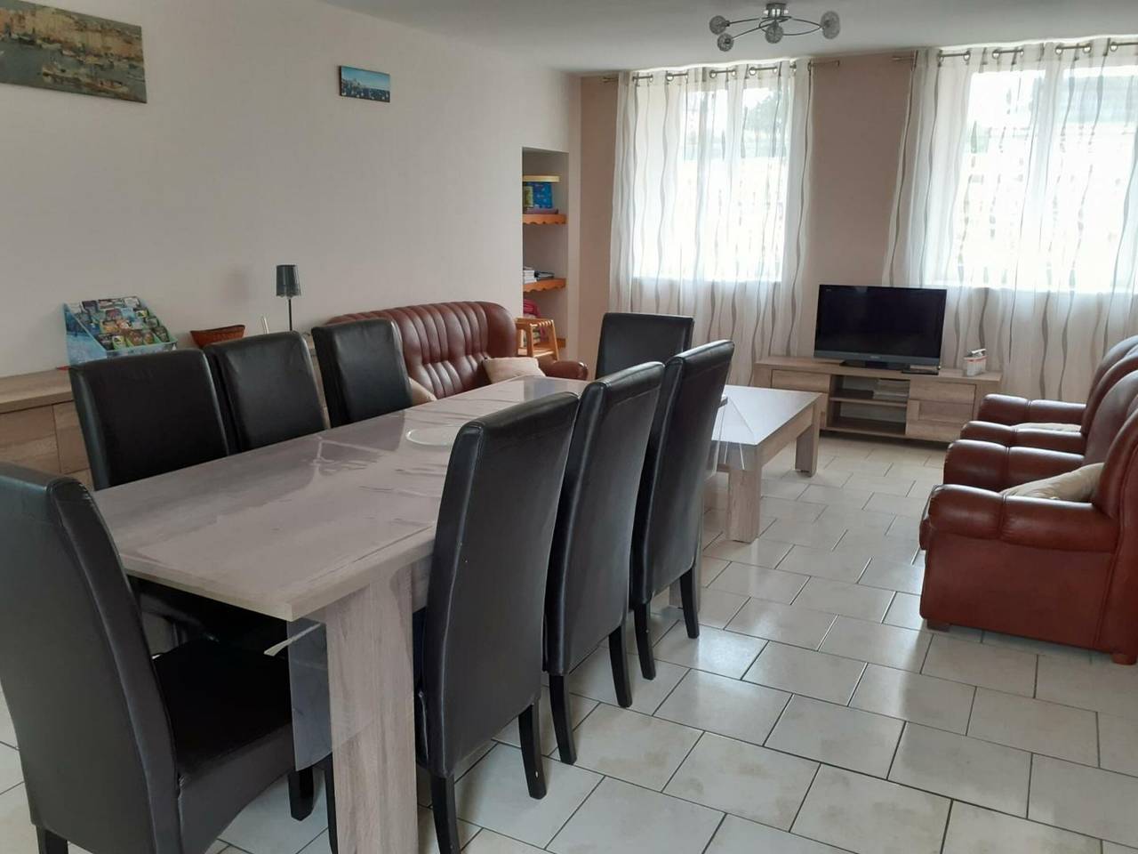 Encantadora casa parroquial con jardín y Wifi en Saint-Jacques-de-Néhou in Saint-Jacques-de-Néhou, Côte de la Déroute