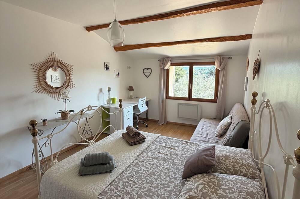 Authentique mas Provençal spacieux au milieu de la nature! in Visan, Enclave de Valreas