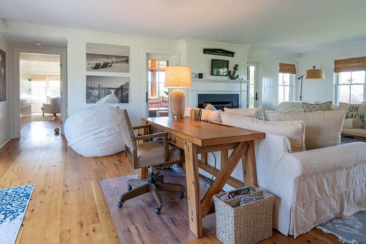 Vacation house for 10 people, with yard and hot tub in Nantucket Island