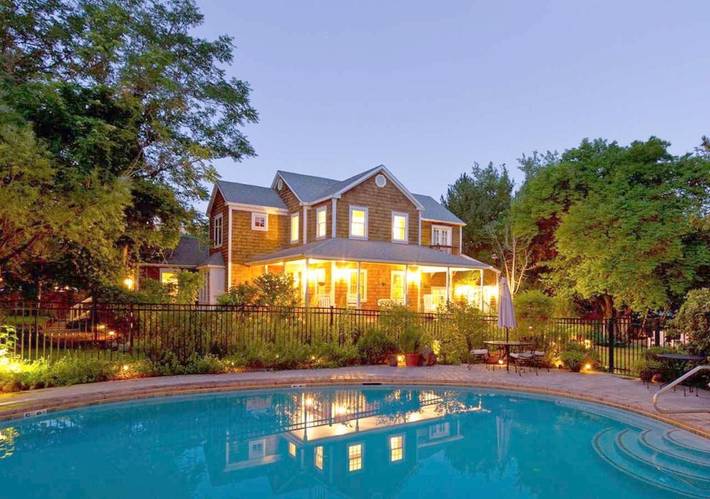 Chambre d’hôte pour 2 personnes, avec jacuzzi ainsi que piscine et jardin