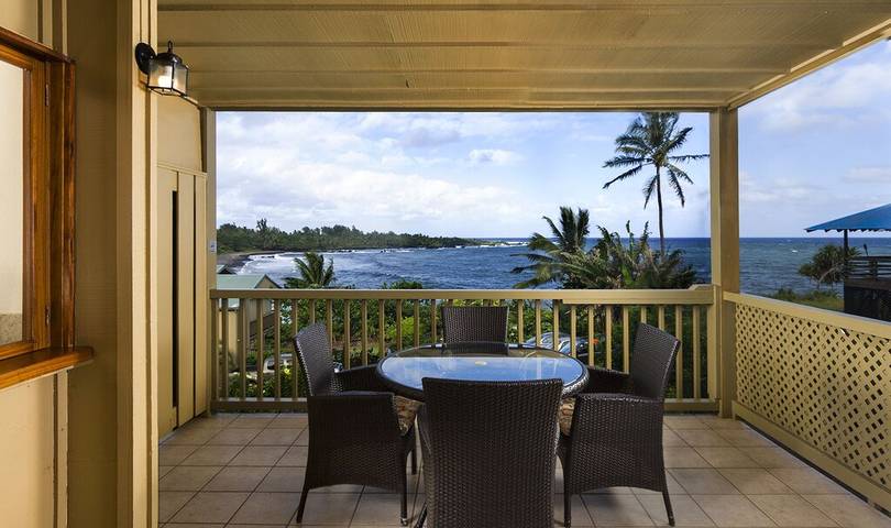 Vacation rental for 4 people, with balcony and yard in Hana