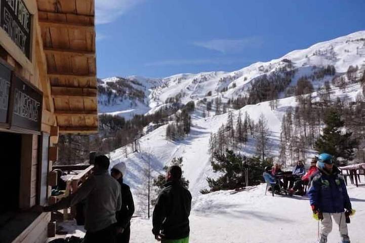 Ganze Wohnung, Geräumige Wohnung inmitten der Natur in Allos, Castellane und Umgebung