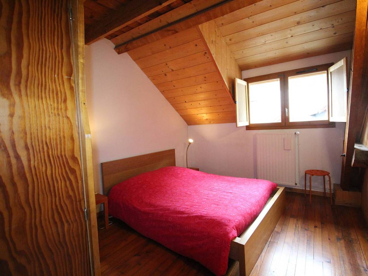 Apartamento entero, Dúplex de 140m² en Luchon para 8 Personas Cerca del Teleférico y Termas in Luchon-Superbagnères, Bagnères-de-Luchon