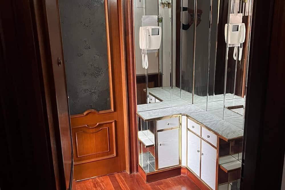 Appartamento intero, No Centro de la Ciudad, a 2 Minutos de la Playa, Restaurante, Tiendas, Farmacia in Distrito Centro (Gijón), Gijon