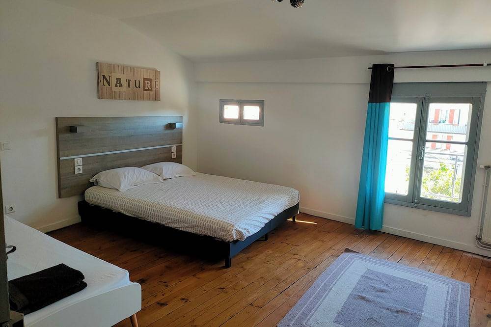 Apartamento entero, Grand Appartement Avec Cour, Idéal Pour les Familles. Animaux Acceptés ! in Moissac, Tarn y Garona