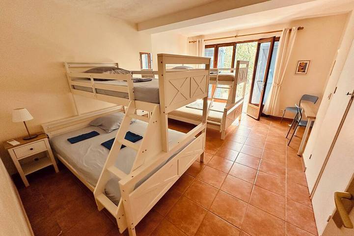 Bleu Azur villa, close to Esterel beaches, Cannes and Nice, and the pre-Alps. in Seillans, Draguignan region