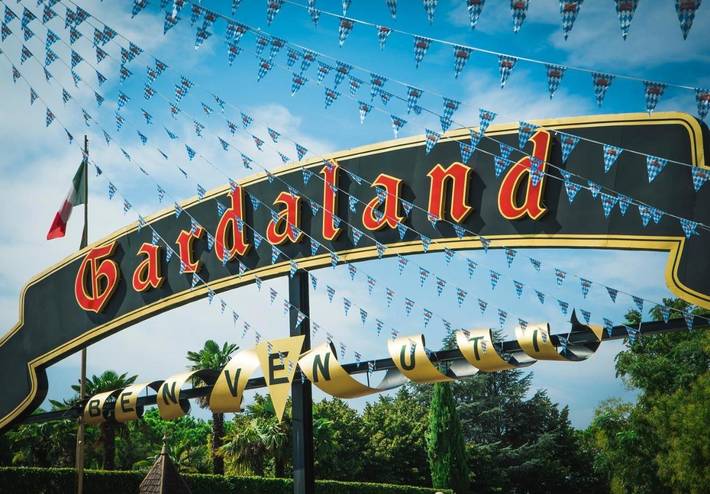 Maison de vacances pour 5 personnes, avec Balcon et Terrasse ainsi que Jardin et Piscine dans Gardaland Park