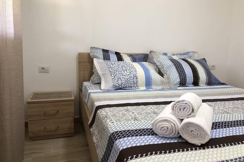 Ferienbungalows mit Garten, 650 Meter vom Strand entfernt. in Ulcinj, Opština Ulcinj