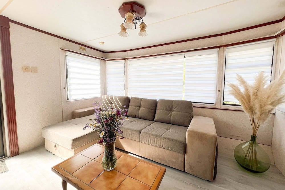 Mobil Home in Ferrières-la-Verrerie, Région d'Alençon