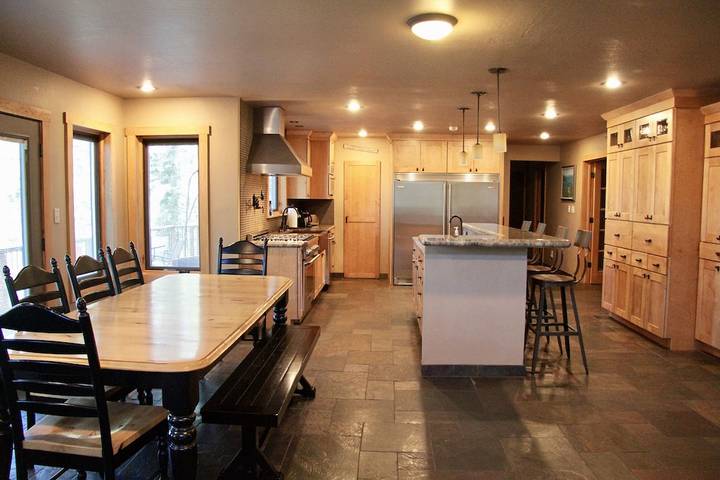 Vacation rental for 10 people, with balcony and hot tub, with pets in Diamond Peak