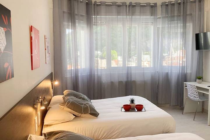 Appartement entier, Appart 95m2 clim, parking, proche Sanctuaire in Lourdes, Hautes-Pyrénées