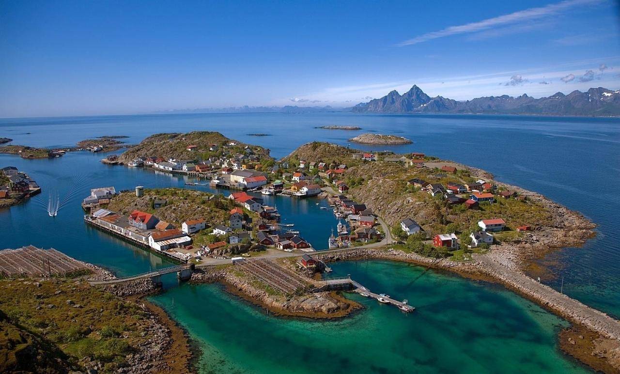 Heimbrygga Restaurant & Accommodation in Vågan