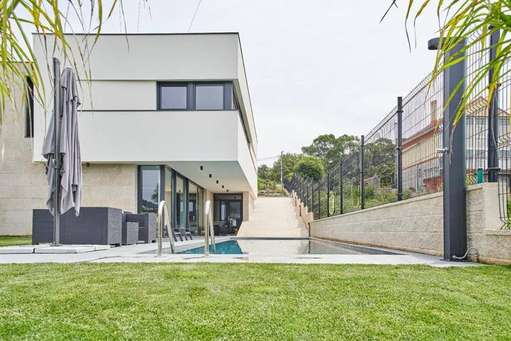 Casa rural para 8 personas, con piscina además de vistas y terraza en Cangas - 4