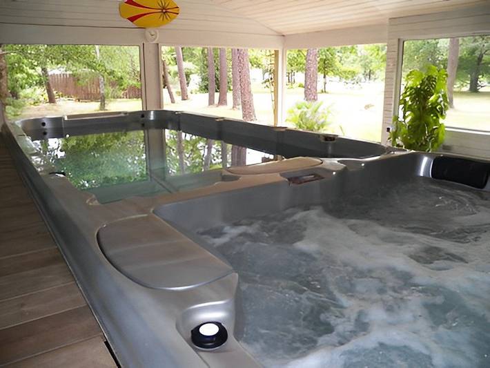 Chalet pour 5 personnes, avec jardin ainsi que jacuzzi et terrasse