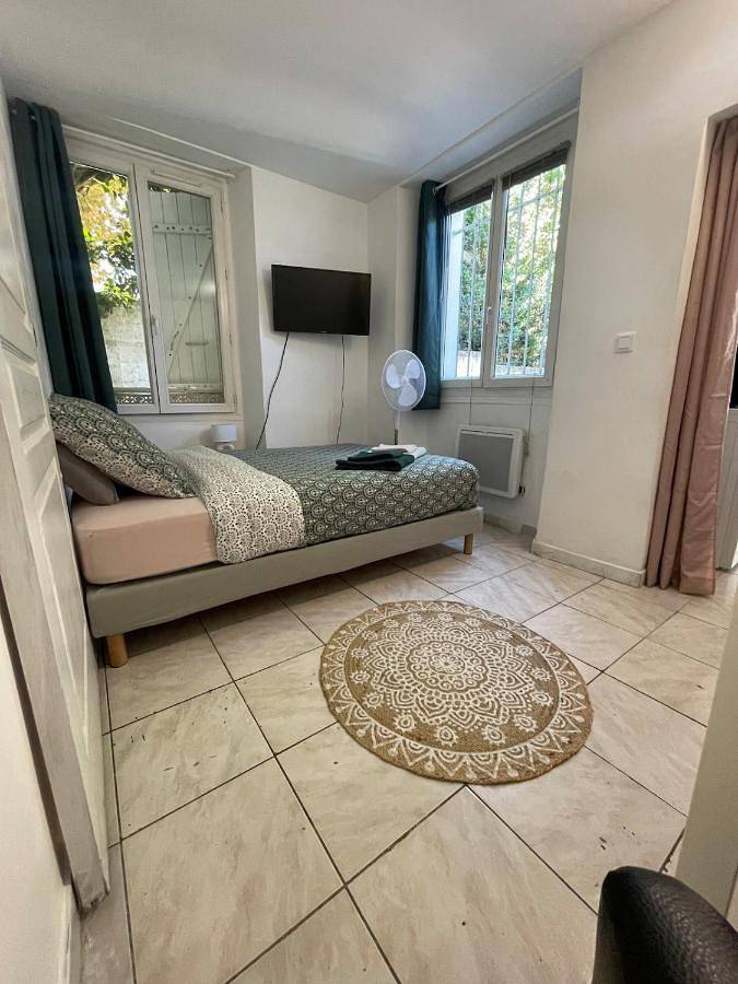 Appartement entier, Le Petit Palmier - Gare de Melun in Melun, Seine-et-Marne