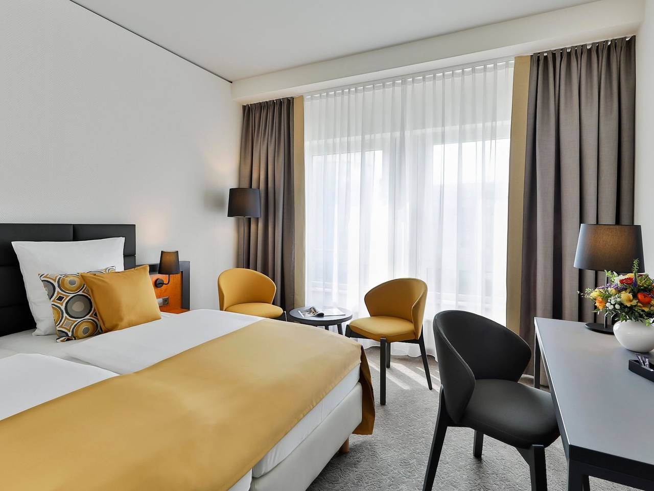 Dorint Hotel Dresden - Doppelzimmer Standard, Badewanne in Altstadt (Dresden), Dresden