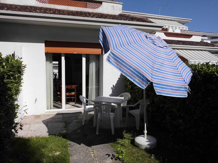 Villa für 6 Personen, mit Balkon/Terrasse und Garten