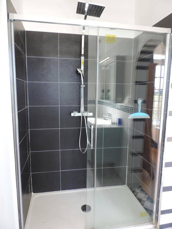 Location de vacances pour 8 personnes, avec vue et jardin à Lindry - 3