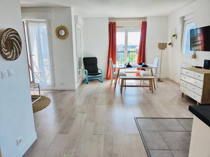 Gîte pour 5 personnes, avec balcon et vue dans Gare Du Val D Europe