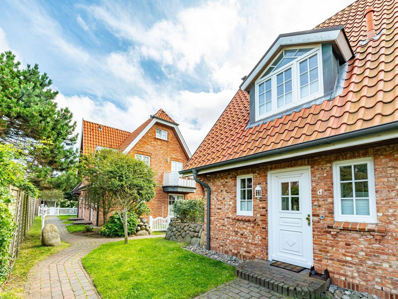 Ganze Ferienwohnung, Lerchenpark Nordlicht - Ferienhausteil für bis zu 4 Personen mit Garten - nur 350 Meter zum Strand! in Westerland, Sylt (Gemeinde)