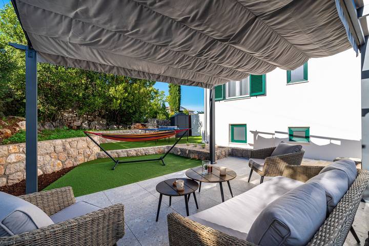 Casa di vacanza in Lukoran con vista mare, terrazzo, Climatizzazione, WIFI (4200-1) in Lukoran, Isola di Ugljan