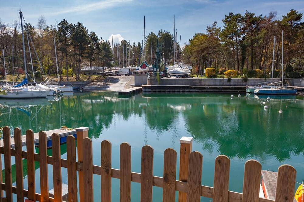 Villa pieds dans l'eau rénovée avec place d'amarrage bateau 10 métres in Thonon-les-Bains, Région de Thonon-les-Bains