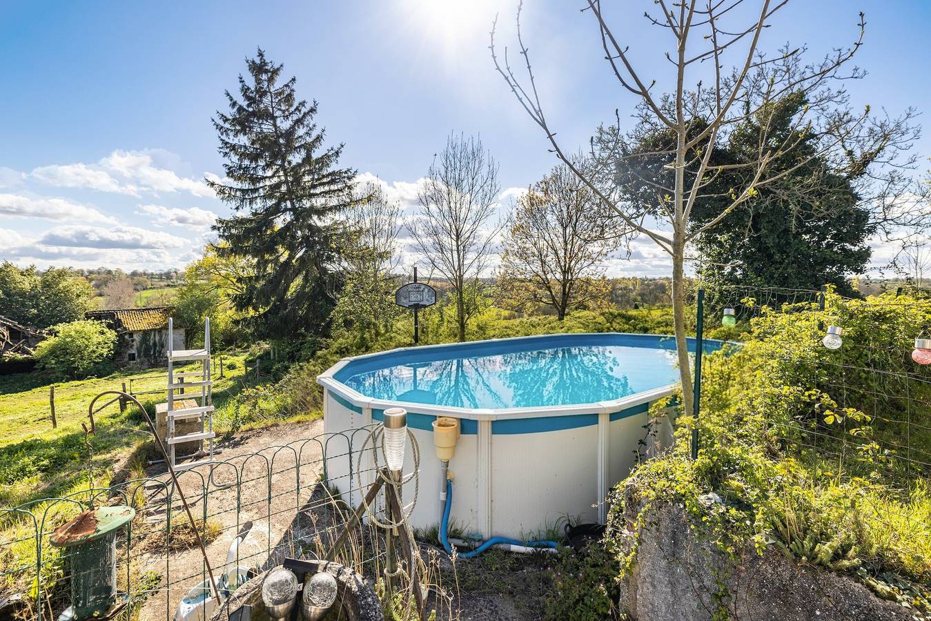 Bed and Breakfast 'Chambre Klimt' con piscina, terraza compartida y Wi-Fi in Sanxay, Vienne