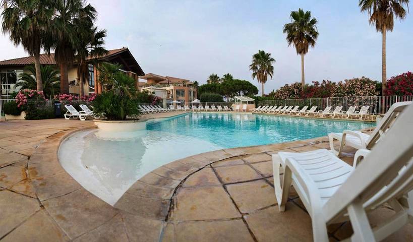 Gîte pour 6 personnes, avec piscine, animaux acceptés dans Plage du Port Fréjus