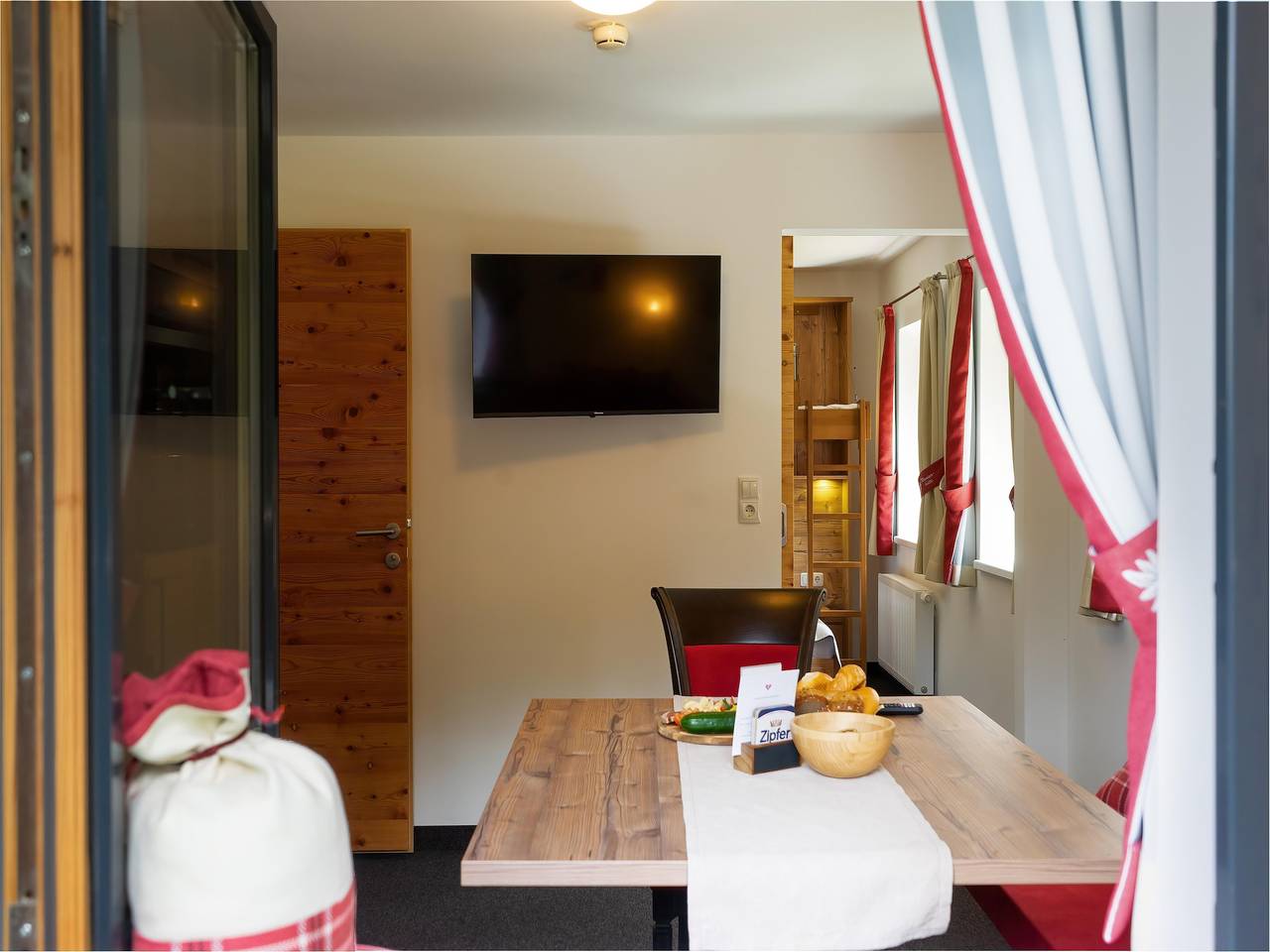 Ganze Wohnung, Wohnung in Navis nahe Berger Alm Skigebiet in Tuxer Alpen, Navis